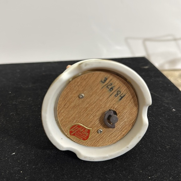 Vintage Lefton's Musical Treasures "Angel of the Month" figurine for March - Picture 7 of 8